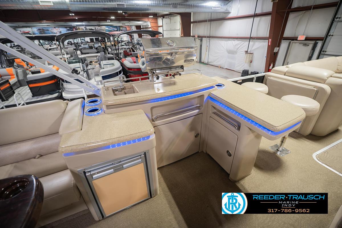 Used 2014 Bennington 2550 RCB