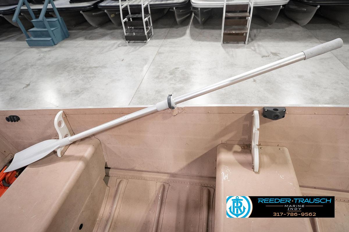 Used 2004 Smoker Craft Voyager