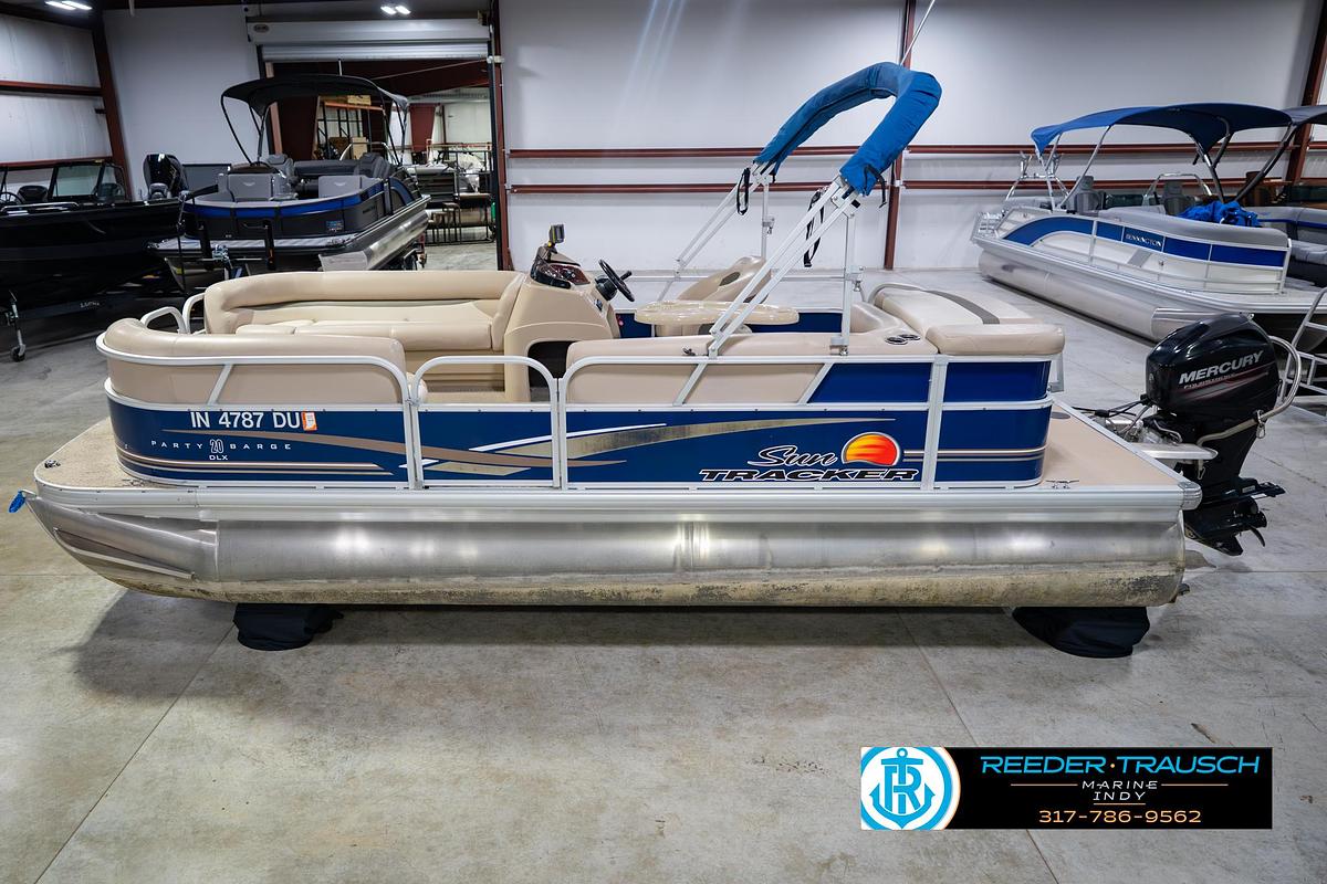 Used 2014 Tracker Marine Sig Party Barge 20 DLX
