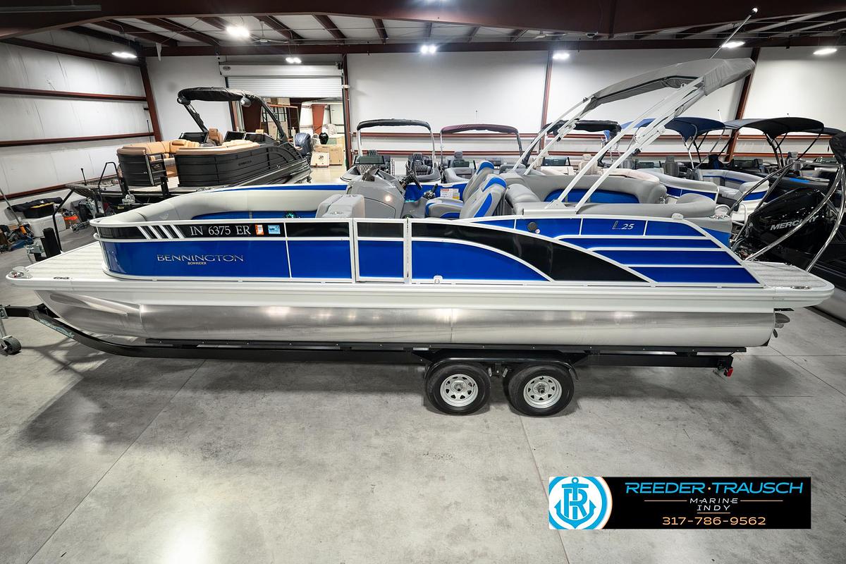Used 2025 Bennington 25 L Bowrider