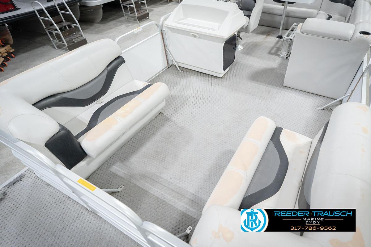 Used 1991 Godfrey Sanpan SP 2200