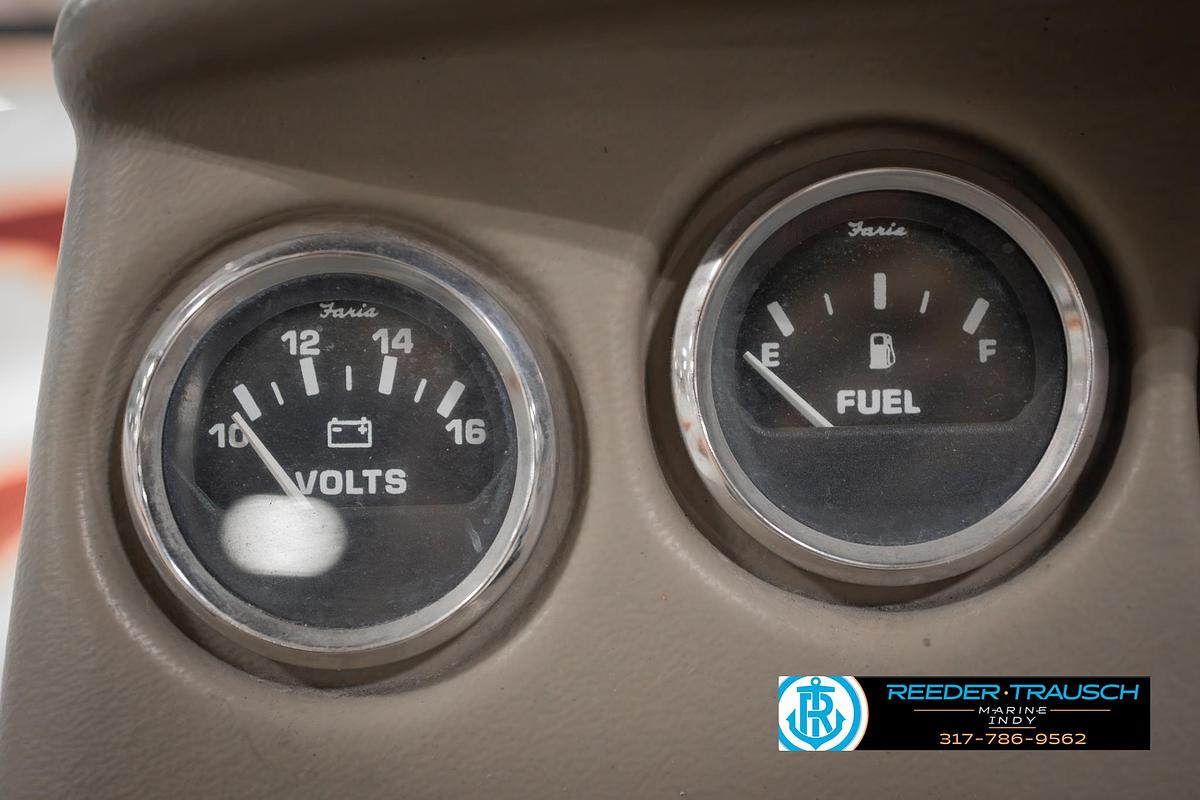 Used 2003 Larson SEi 180