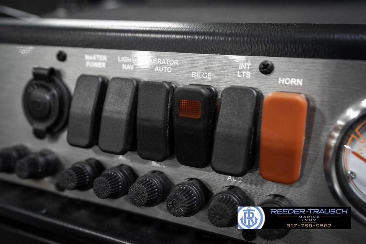 2025 Lund 1775 Pro Guide