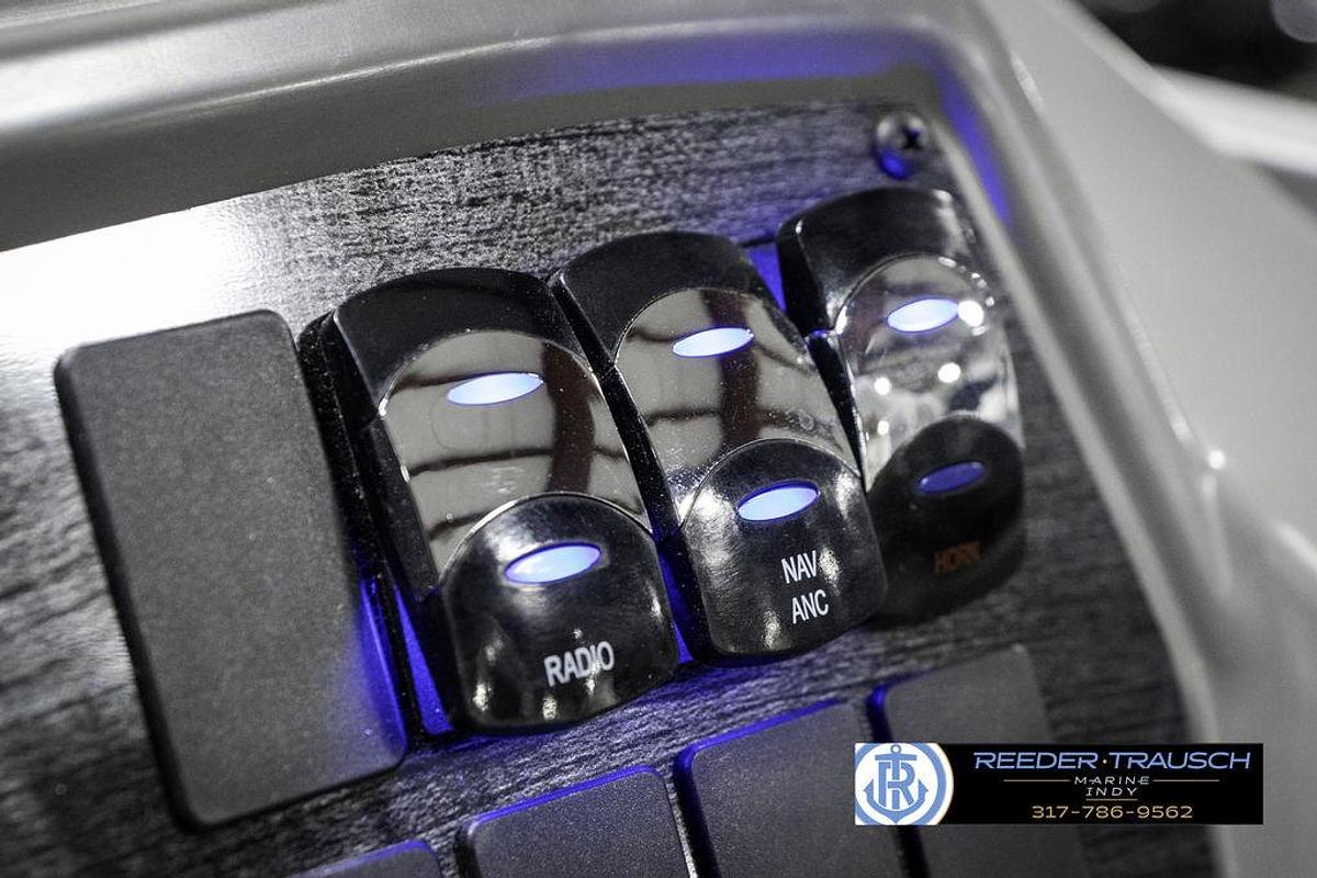 2025 Avalon 1785 Venture CRB