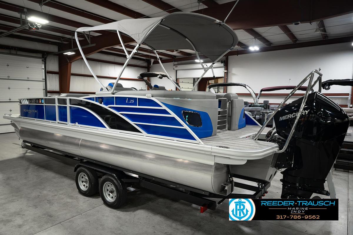 Used 2025 Bennington 25 L Bowrider