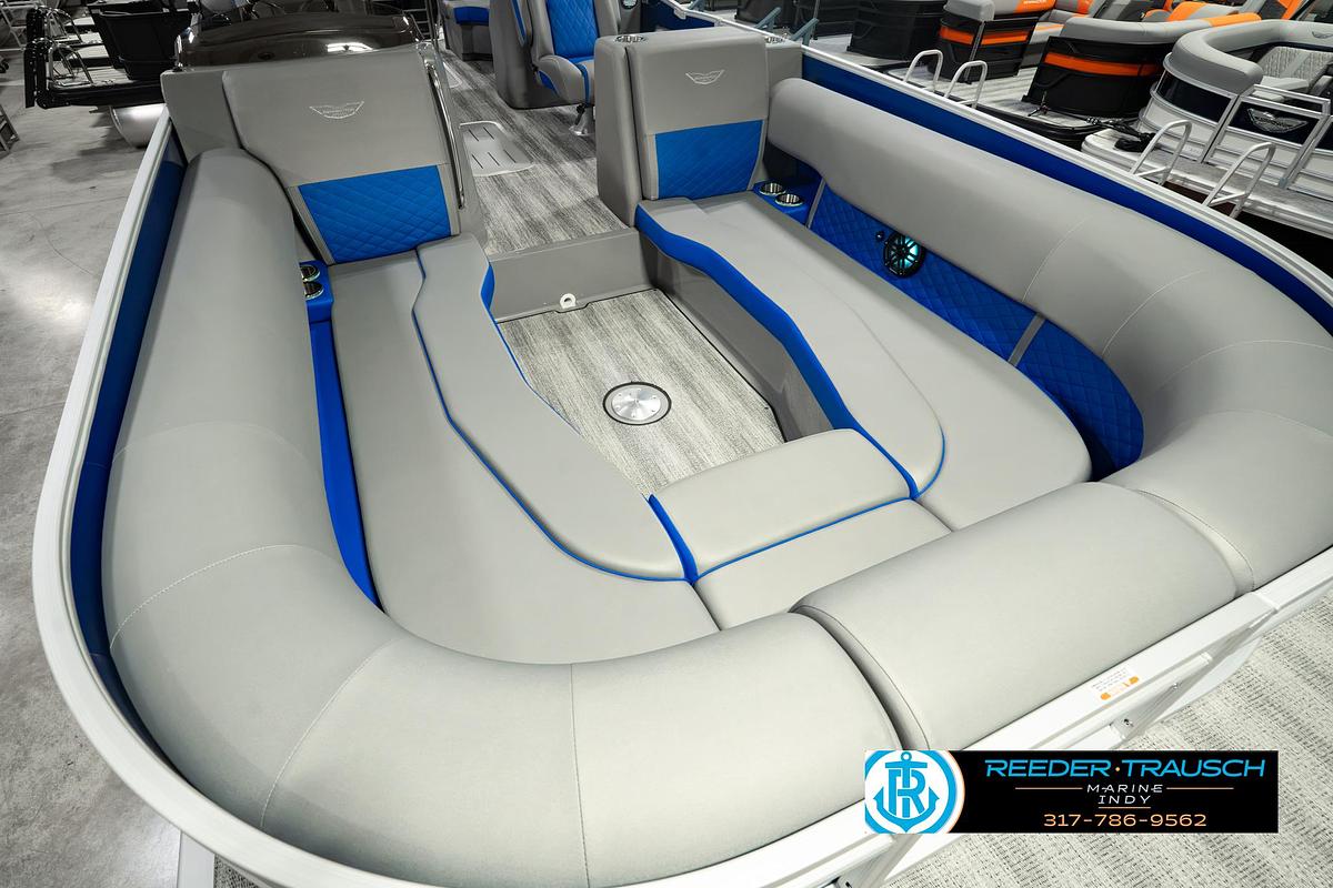 Used 2025 Bennington 25 L Bowrider