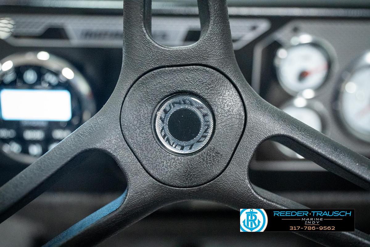 2025 Lund 2075 Impact XS