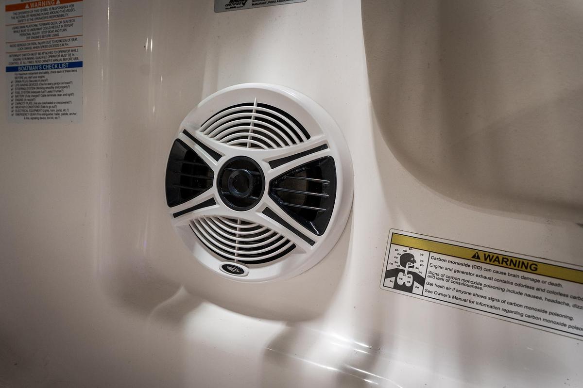 Used 2013 Chapparal 19 H20 F/S