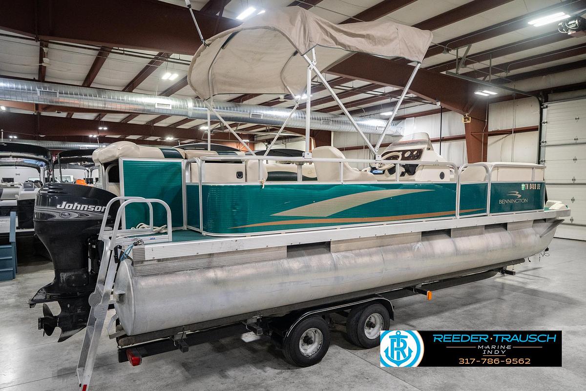 Used 2000 Bennington 227L