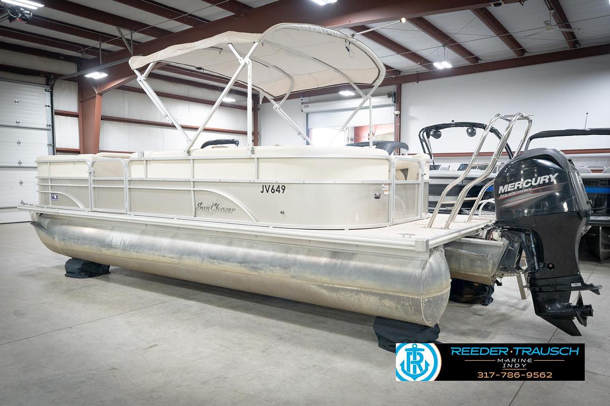 Used 2014 SunChaser Classic 8522 Lounger