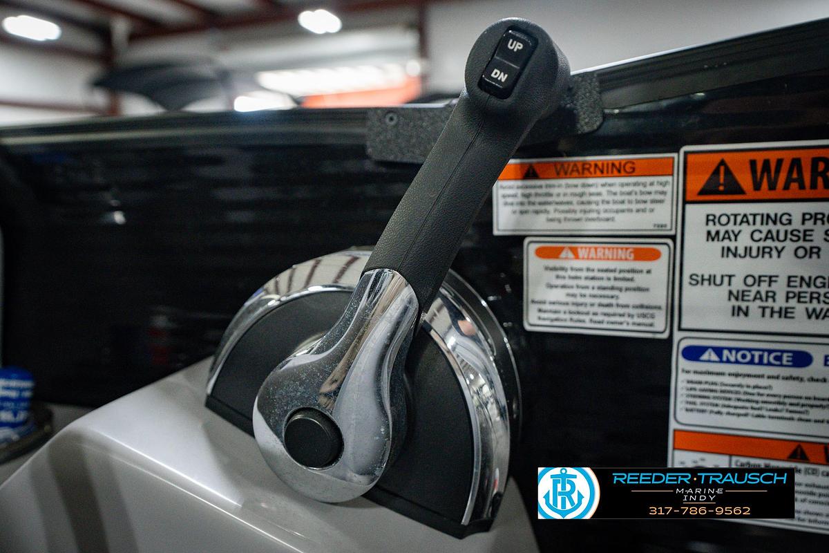 Used 2022 Bennington 23 LTSB