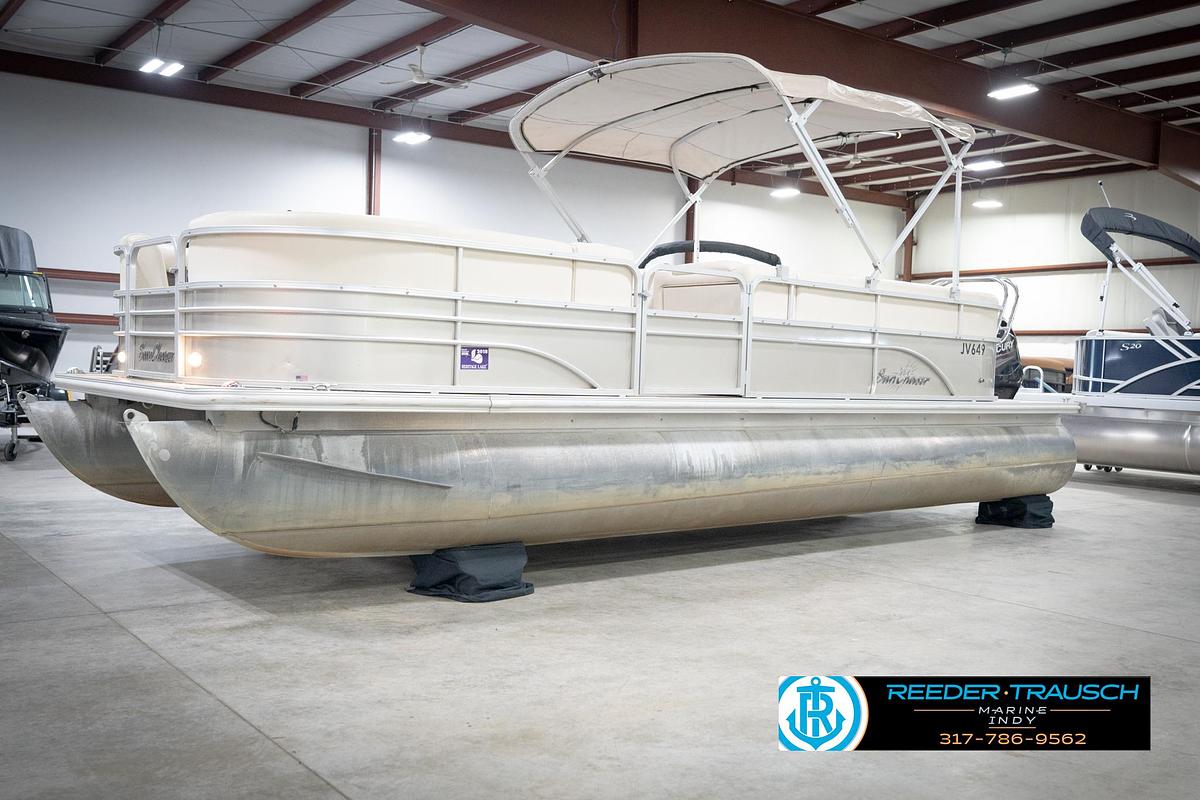 Used 2014 SunChaser Classic 8522 Lounger