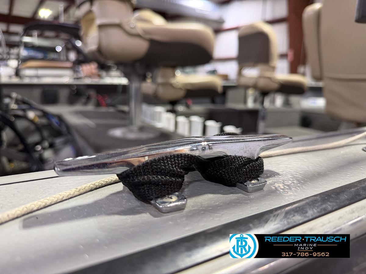 Used 1999 Lund Mr. Pike 17