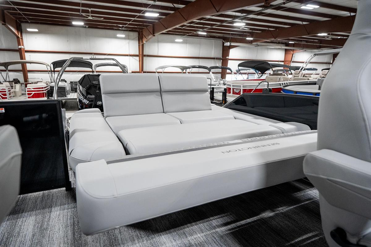 2025 Bennington 24 MSB