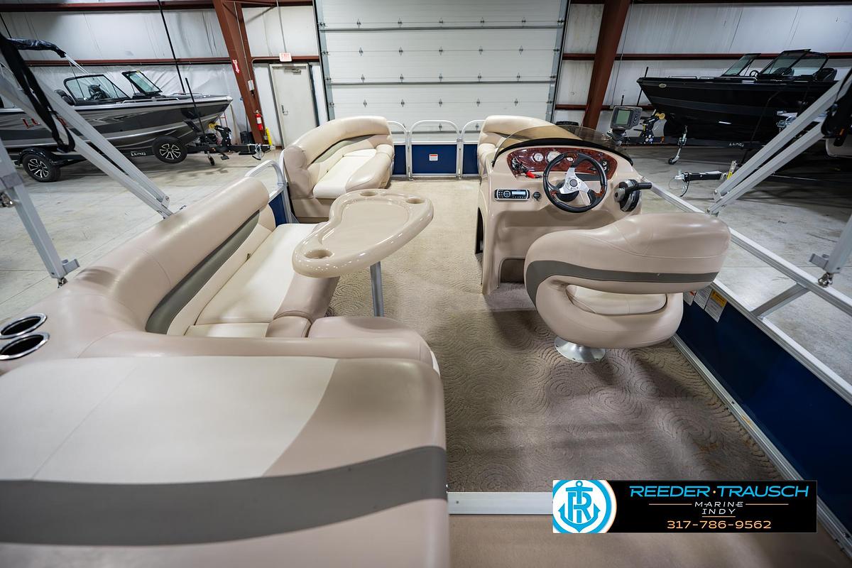 Used 2014 Tracker Marine Sig Party Barge 20 DLX