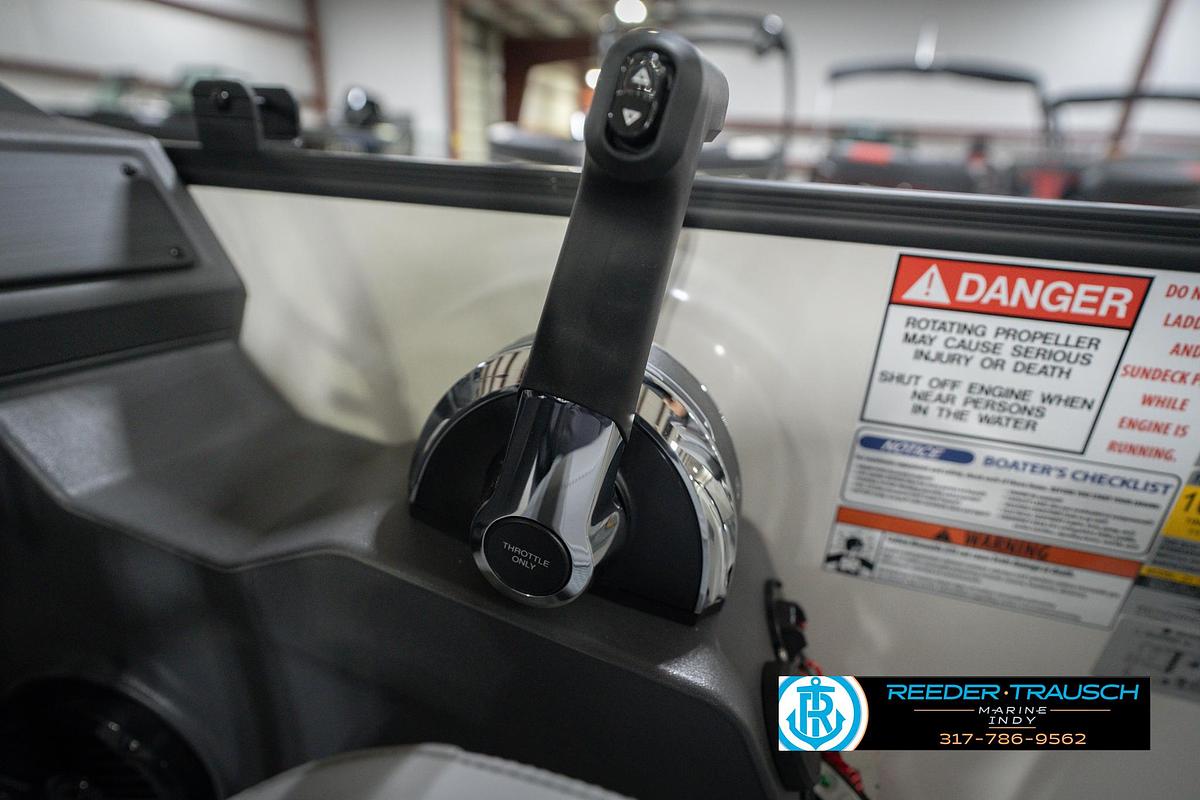 2026 Bennington 22 SSB