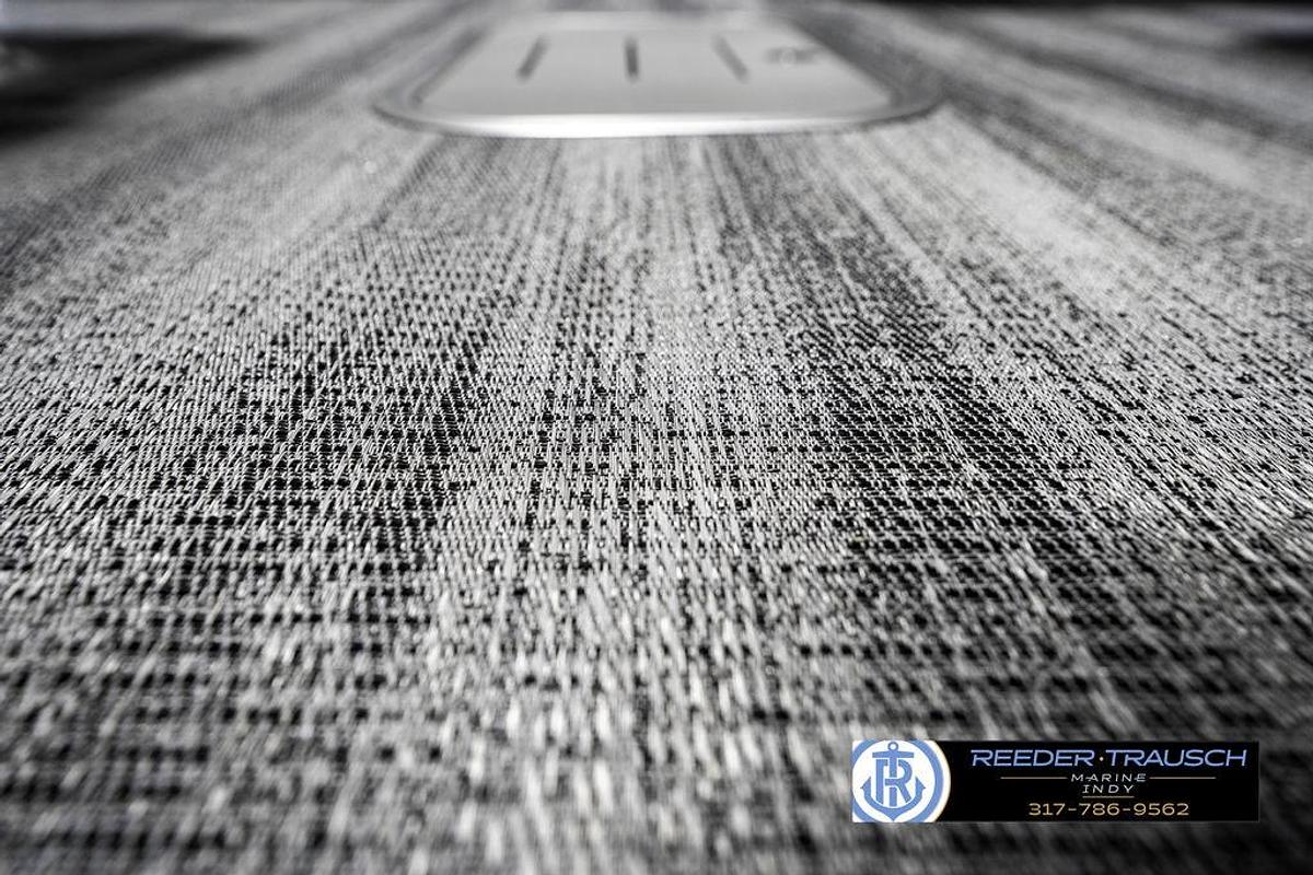 2025 Bennington 23 LTSB