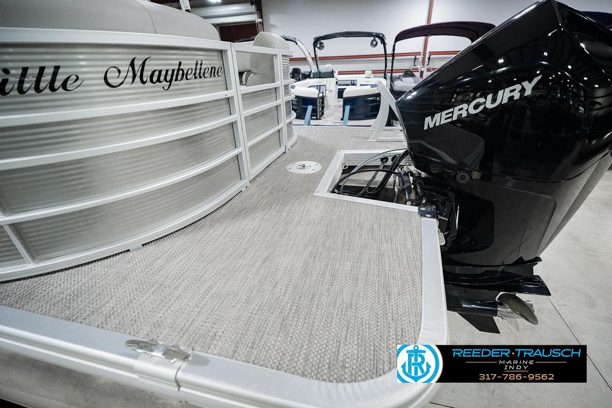 Used 2023 Bennington 23 LSR