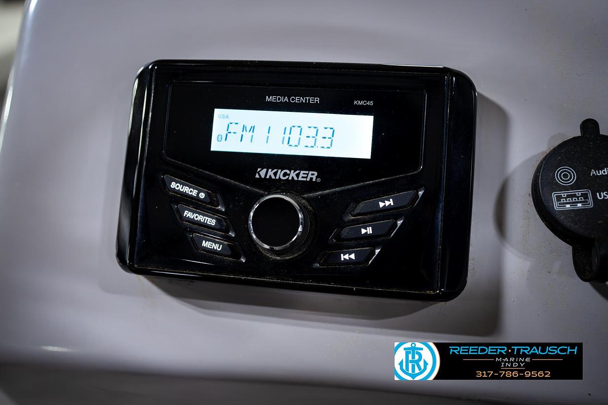 Used 2021 Bennington 22 SVSR