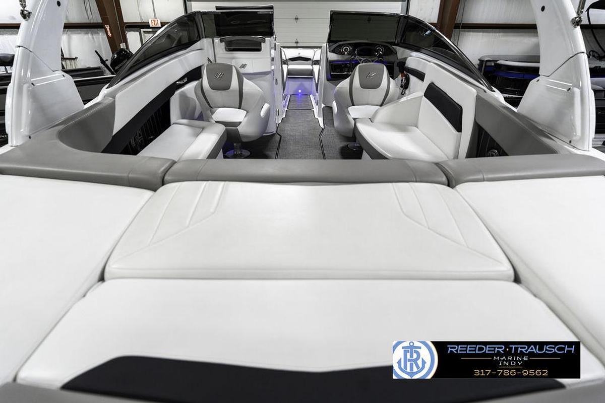 Used 2021 Four Winns H260