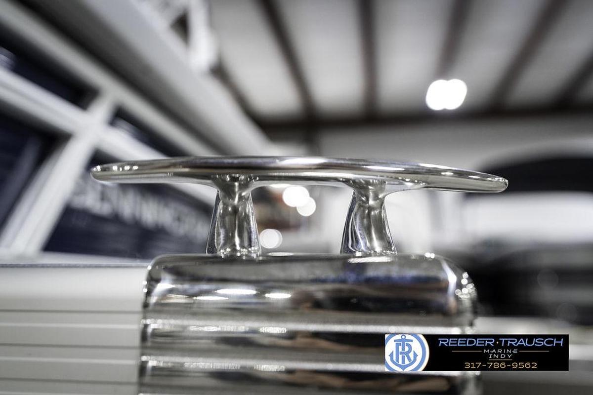 2025 Bennington 18 SLJ