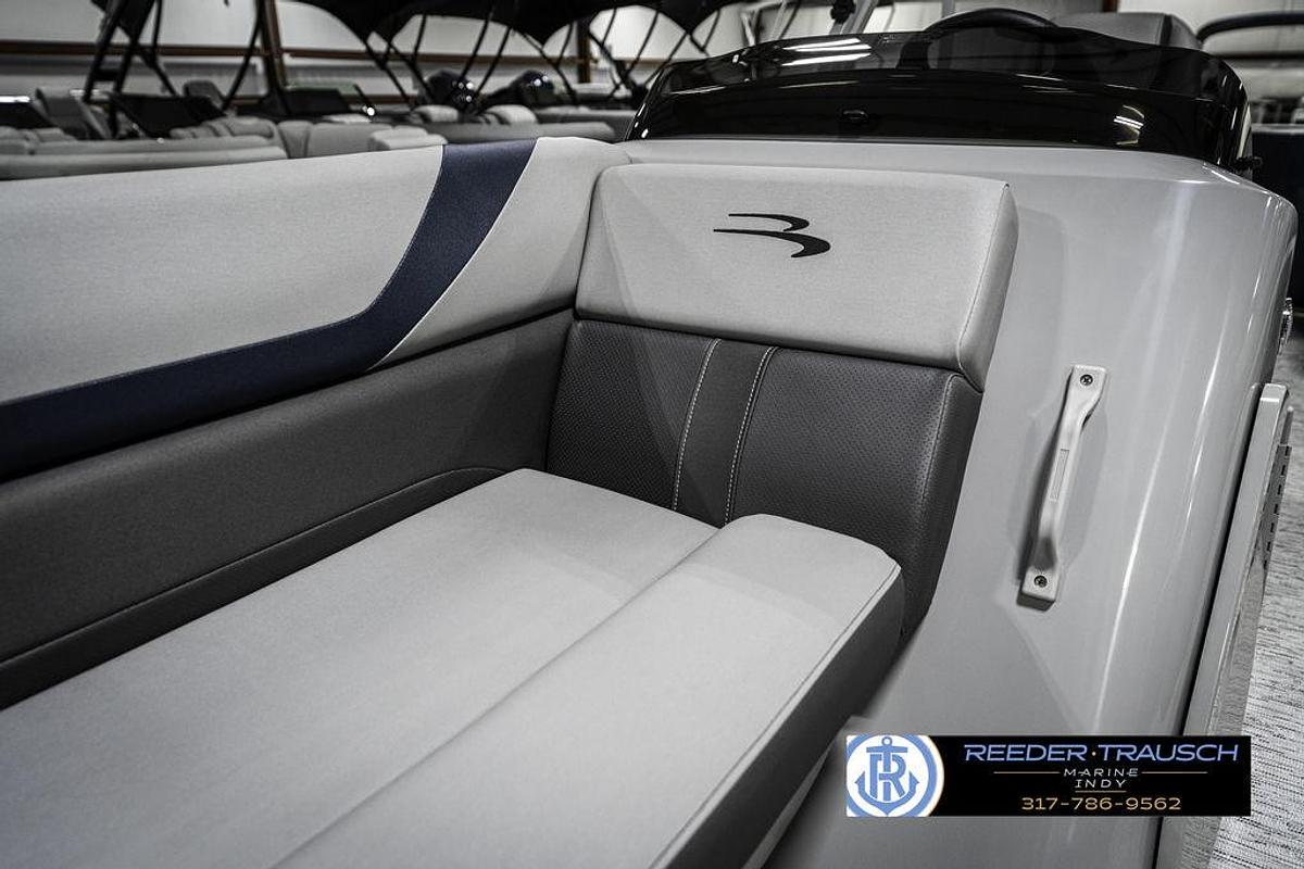 2025 Bennington 22 SXL