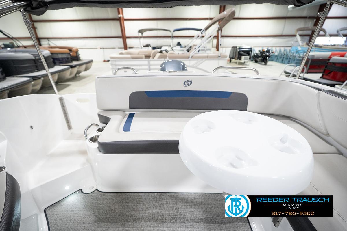 Used 2022 Hurricane 235RD