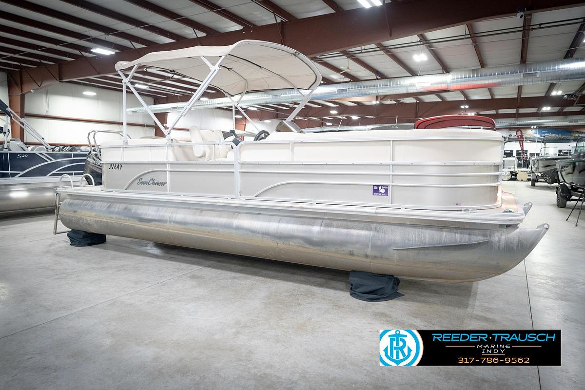 Used 2014 SunChaser Classic 8522 Lounger