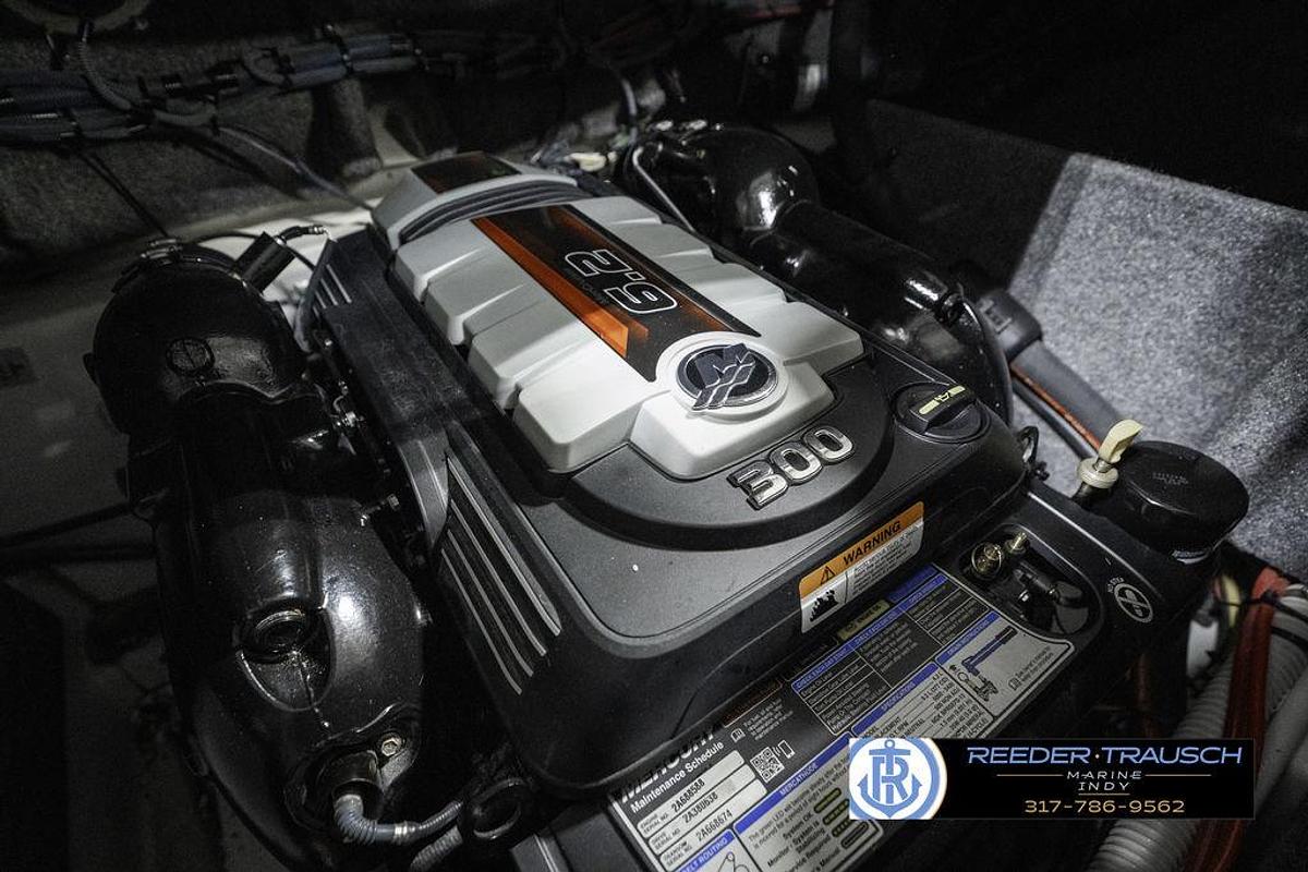 Used 2021 Four Winns H260