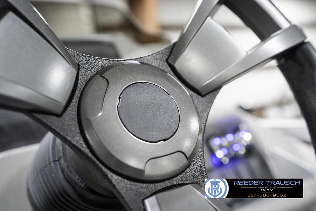 2025 Avalon 1785 Venture CRB