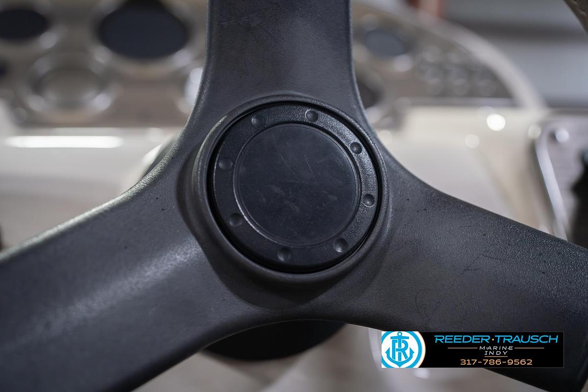 Used 2009 Sylvan 818 Mirage Fish