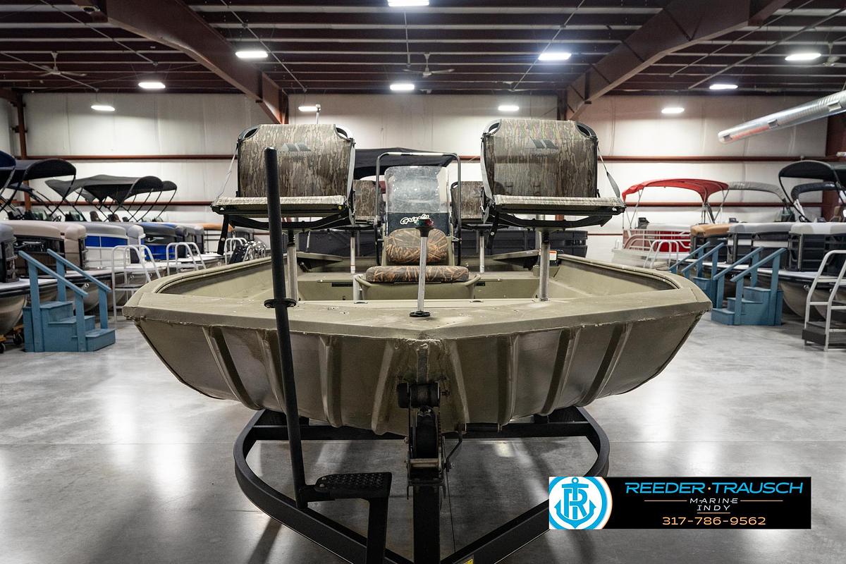 Used 2018 Tracker 2072 CC