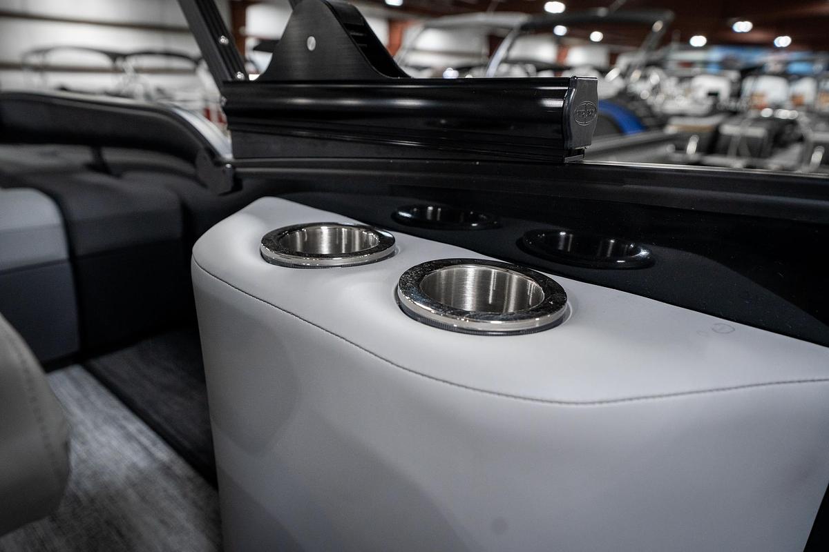 2025 Bennington 24 MSB