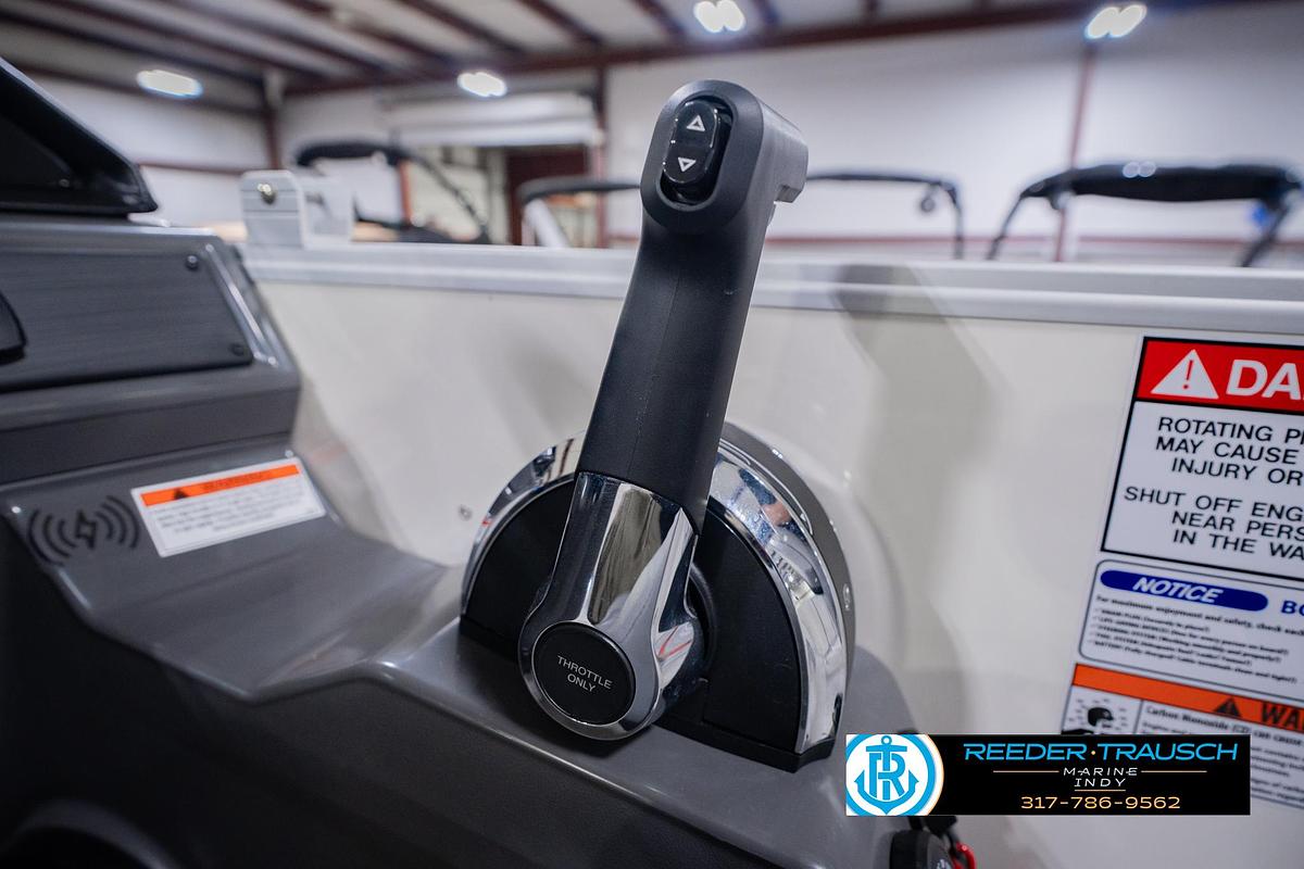 Used 2025 Bennington 22 SLS