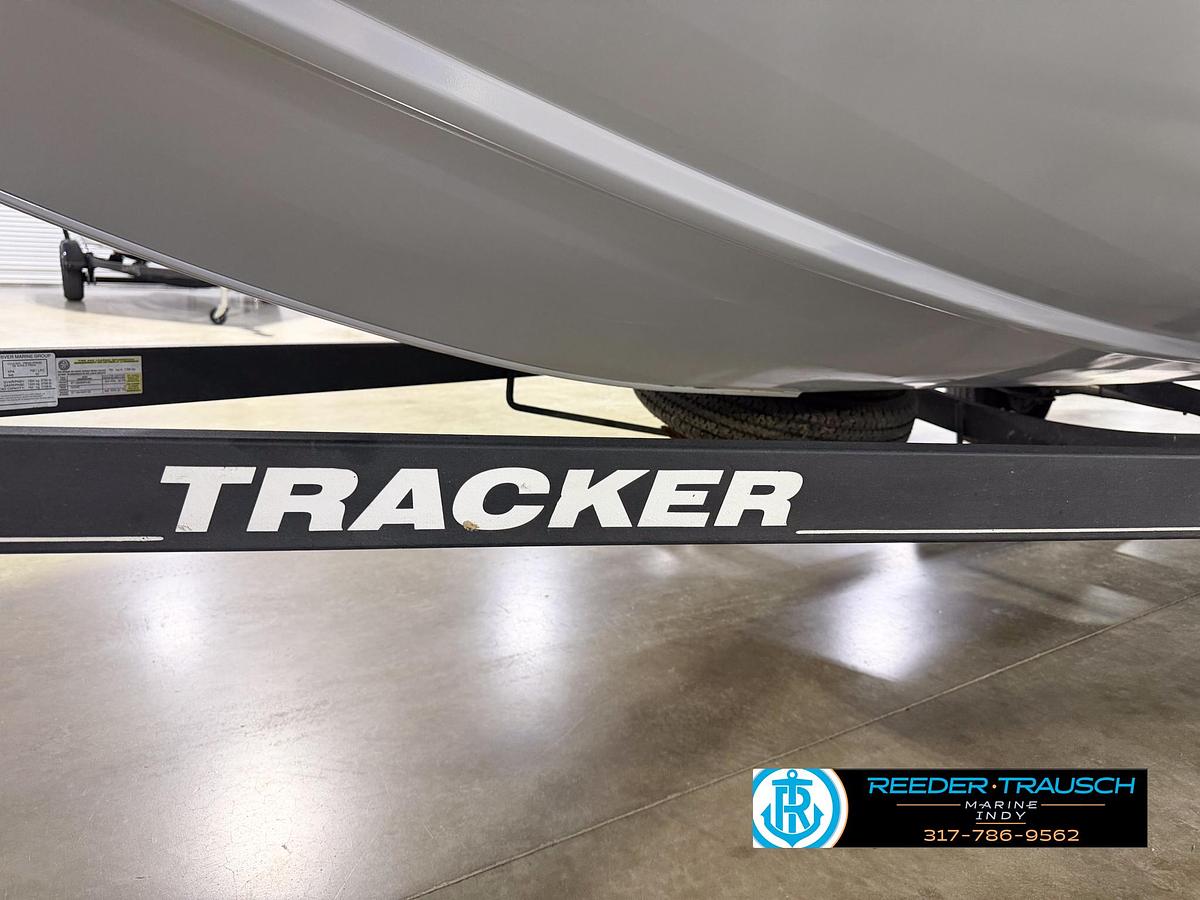 Used 2019 Tracker Pro Team 190 TX W/11