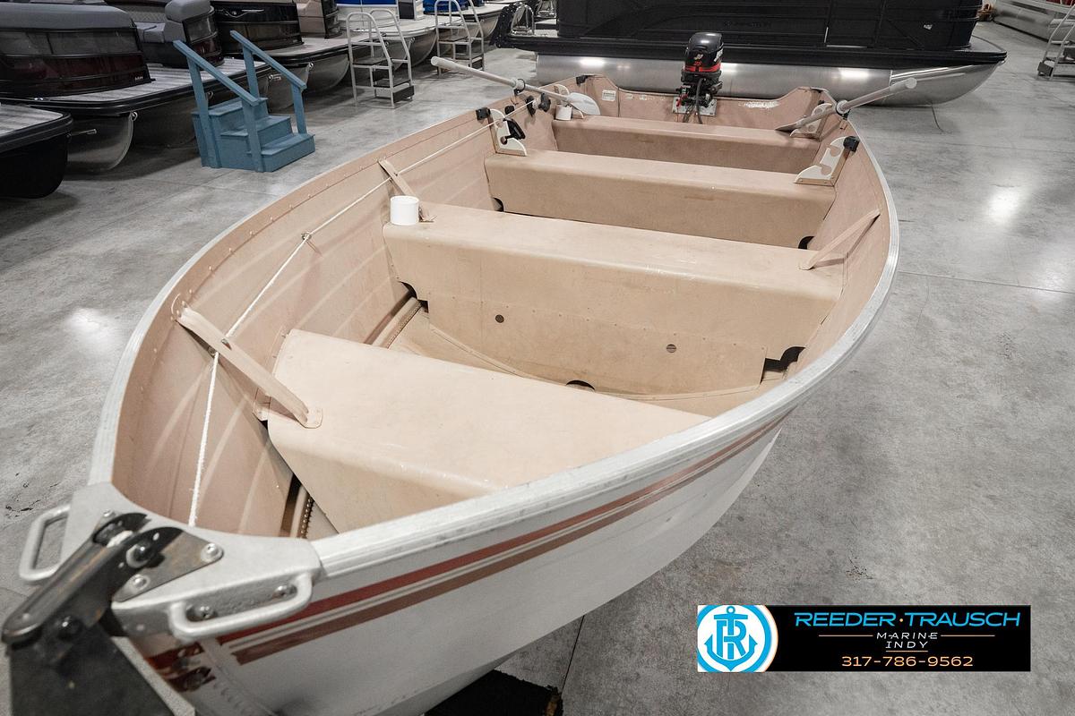 Used 2004 Smoker Craft Voyager