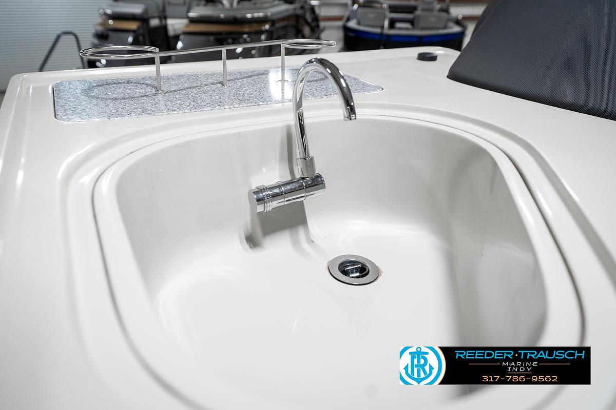 Used 2019 Avalon 2785 RJ Ambassador