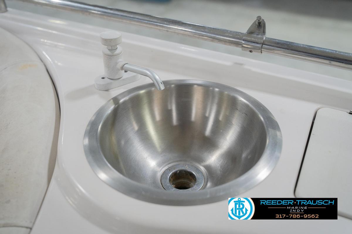 Used 2002 Hurricane SS232