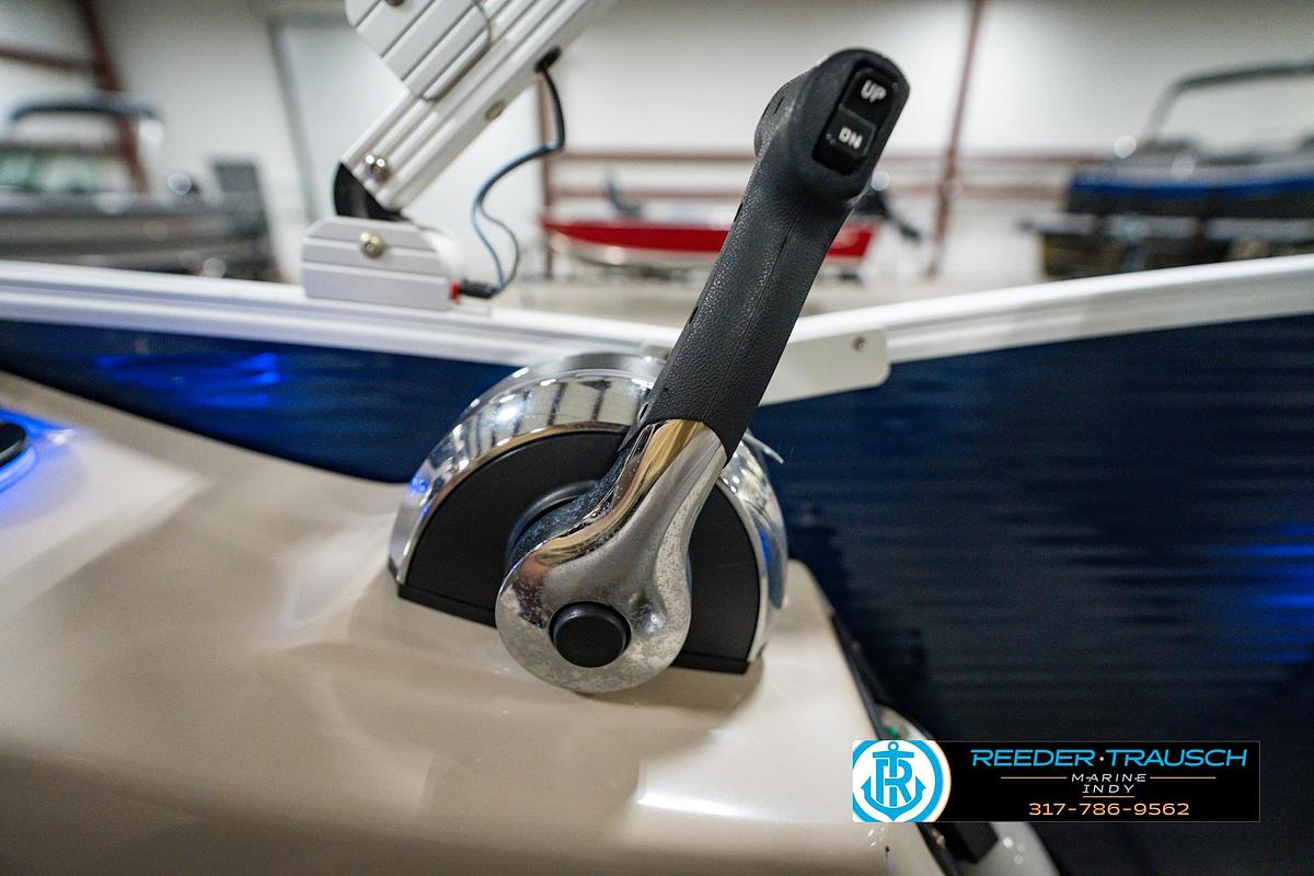 Used 2016 Bennington 2375 RSB