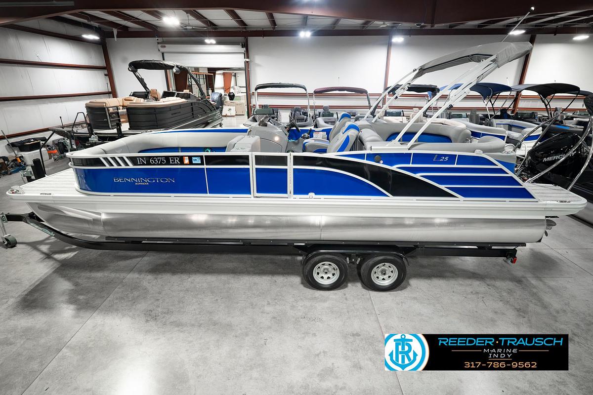 Used 2025 Bennington 25 L Bowrider