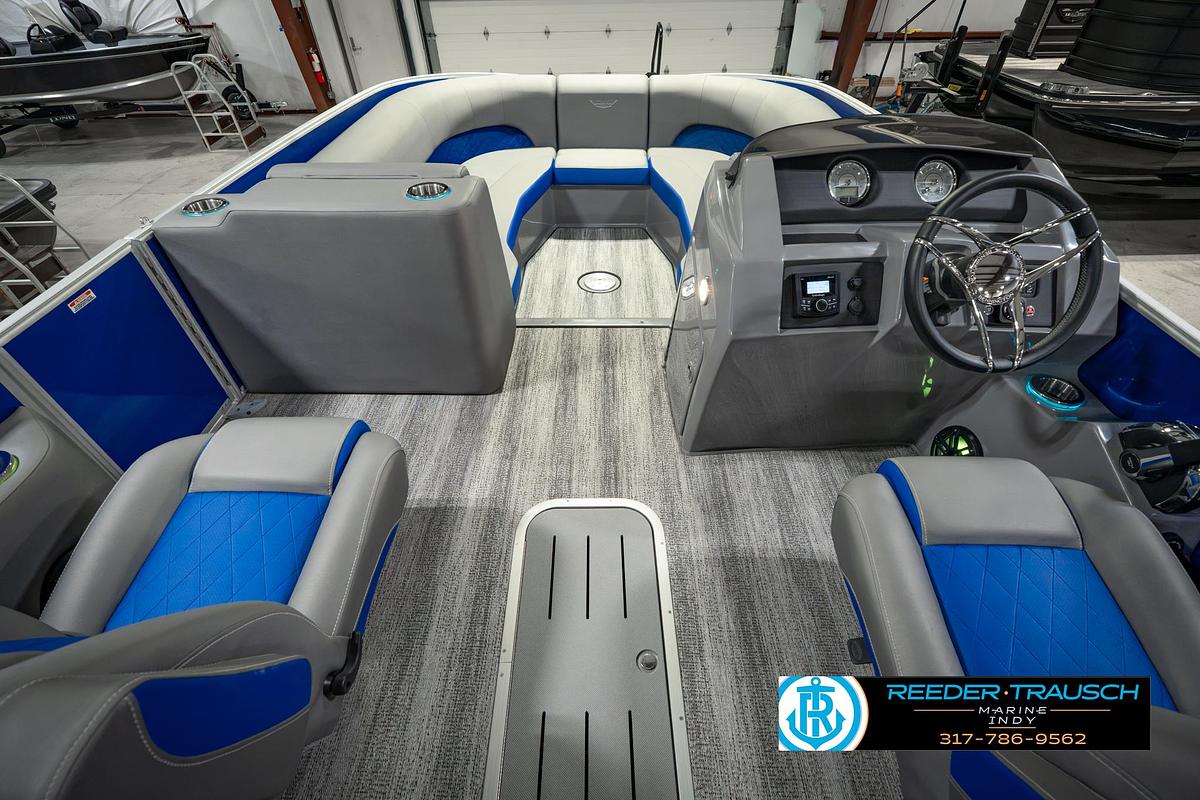 Used 2025 Bennington 25 L Bowrider