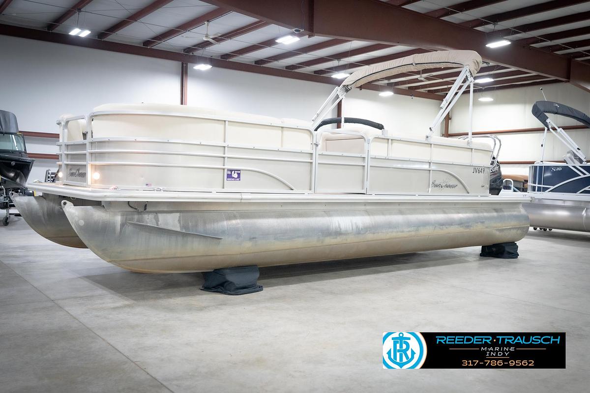 Used 2014 SunChaser Classic 8522 Lounger