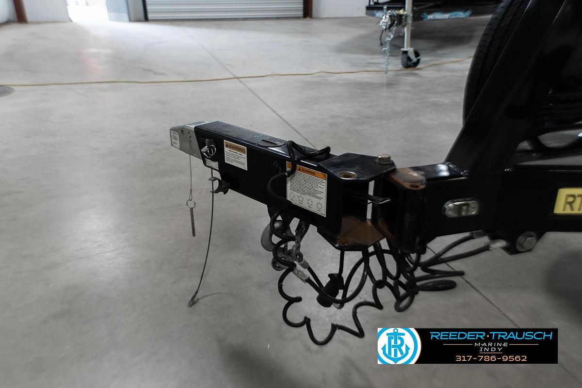 Used 2017 Malibu 25 LSV