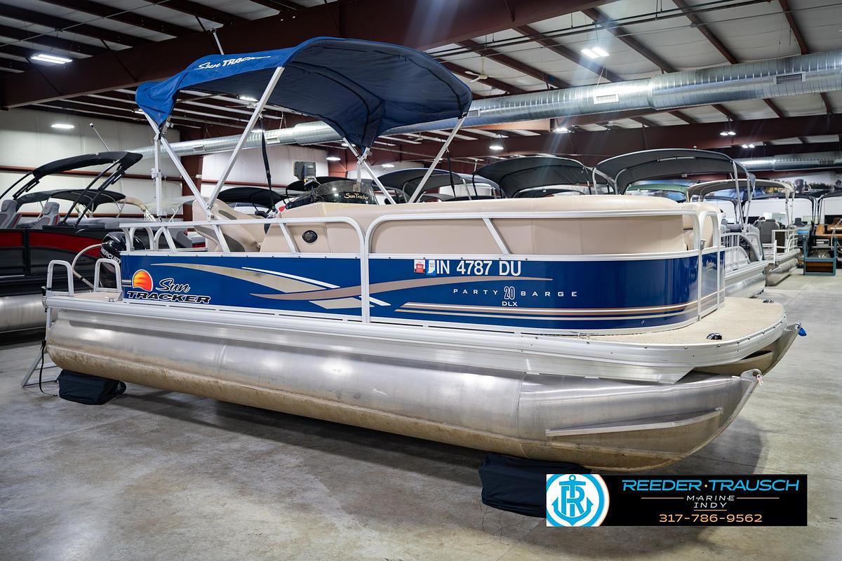 Used 2014 Tracker Marine Sig Party Barge 20 DLX