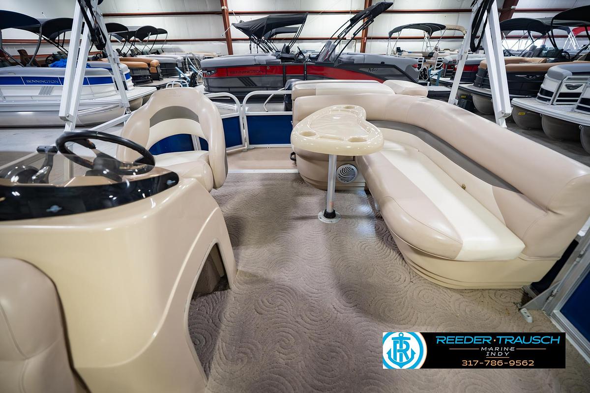 Used 2014 Tracker Marine Sig Party Barge 20 DLX