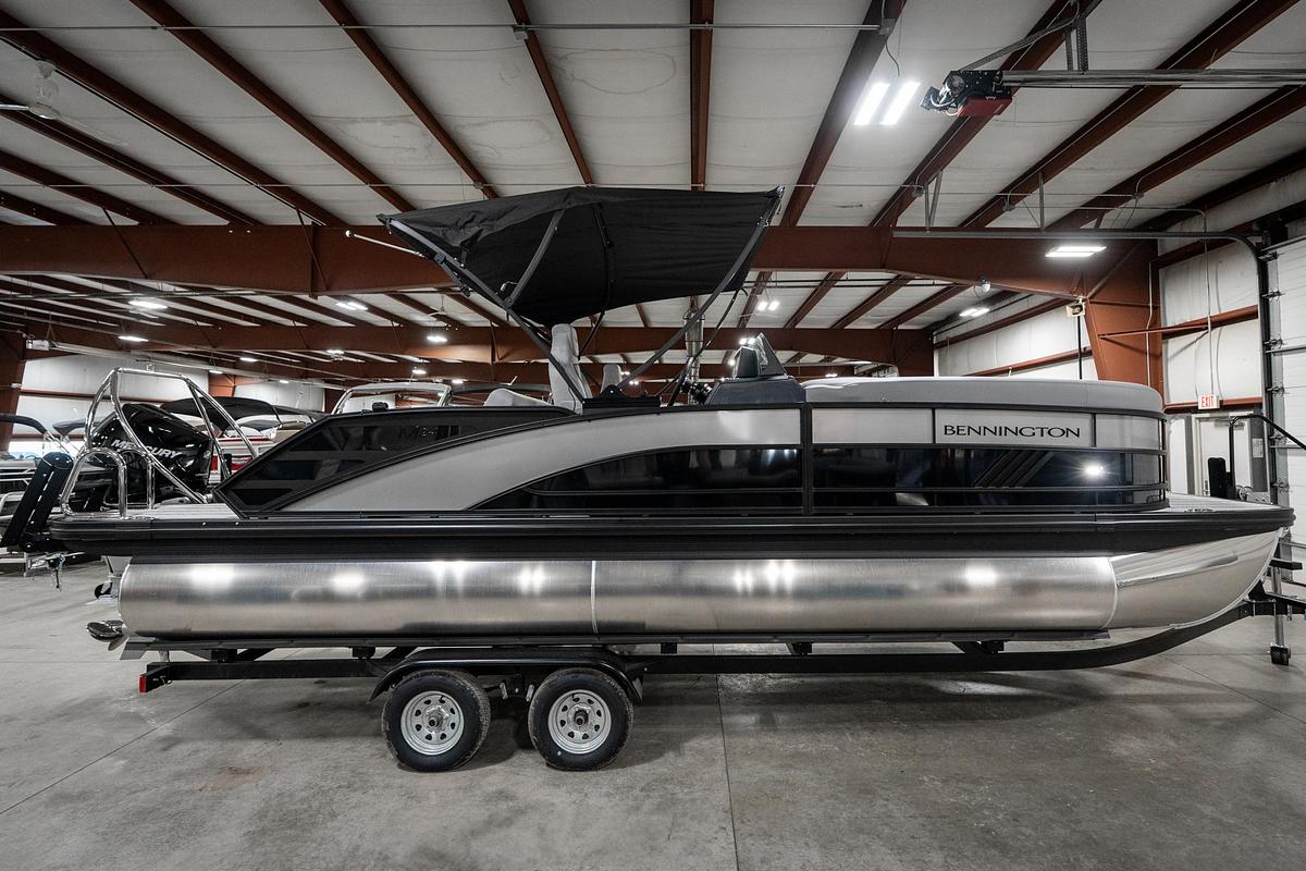 2025 Bennington 24 MSB