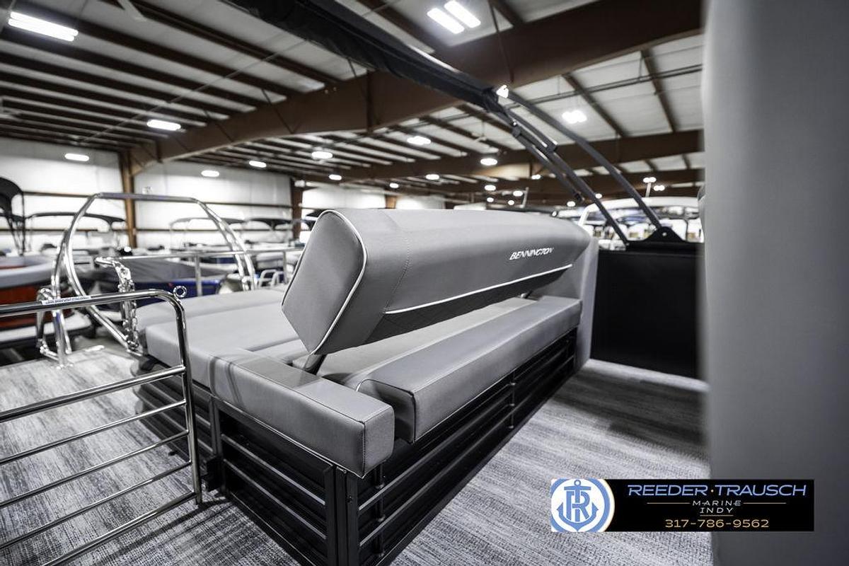 2025 Bennington 23 LTSB