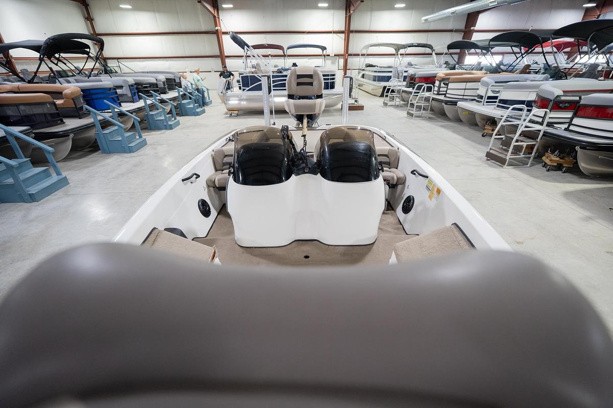 Used 2003 Tracker Nitro 911 CDC