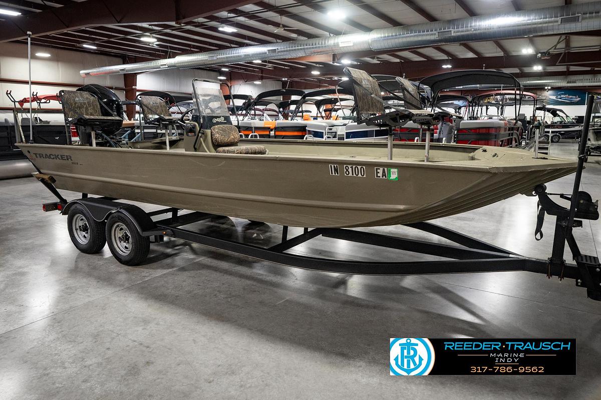 Used 2018 Tracker 2072 CC