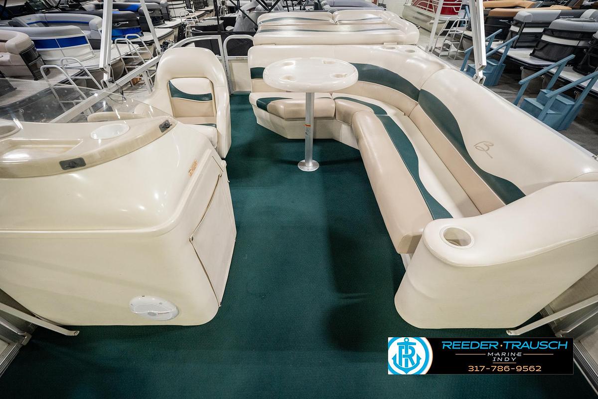 Used 2000 Bennington 227L